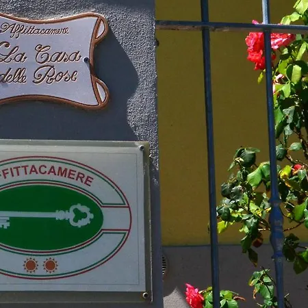 La Casa Delle Rose With Air Conditioning Gasthuis La Spezia